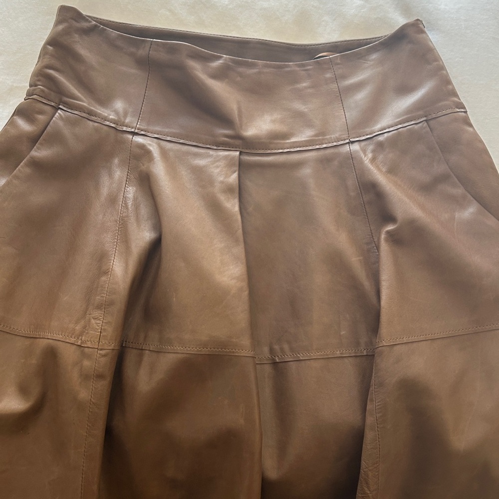 Buttery-soft Brunello Cucinelli full brown leather skirt with pockets - Picture 9 of 14